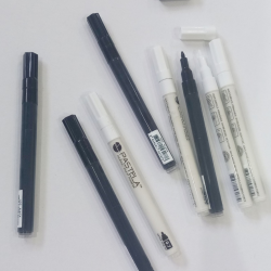 Pastela Acrylic Paint Marker In White & Black – 0.7mm